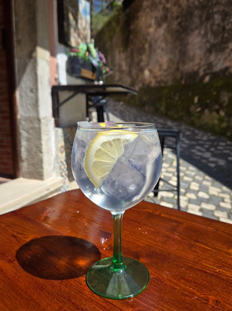 A photo of a gin and tonic at Lord Byron Cafe in Sintra, Portugal